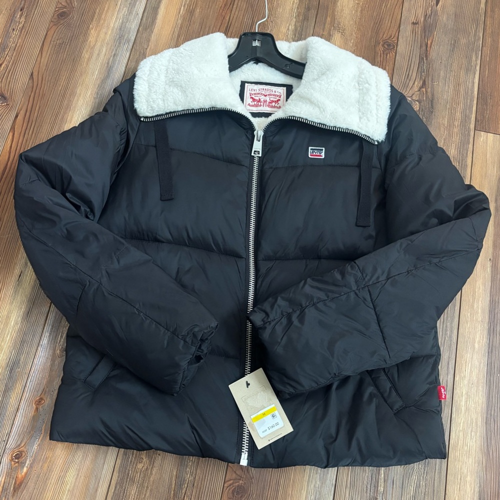 NWT Levi`s  Ladies Faux Fur Sherpa Lined Black Puffer Jacket Full Zip Medium